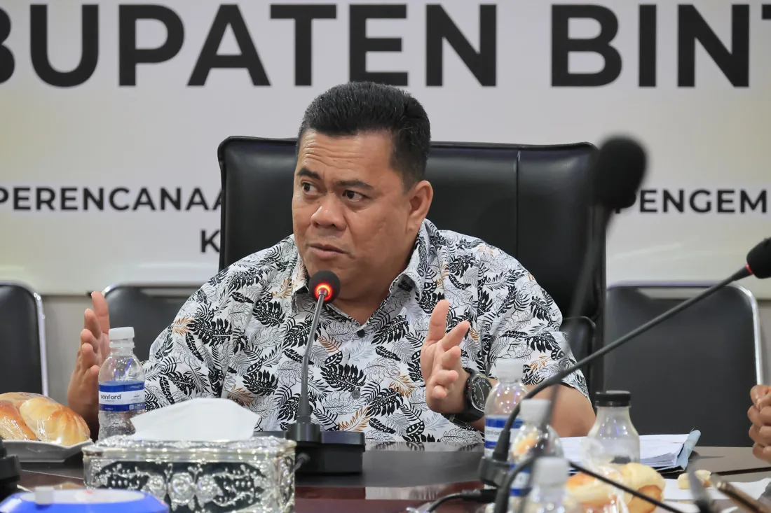 Sekretaris Daerah Bintan memimpin rapat koordinasi persiapan Sekolah Rakyat